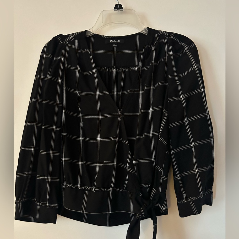 Madewell - plaid v-kneck black blouse